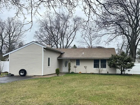 1041 Old Town Road, Coram, NY 11727