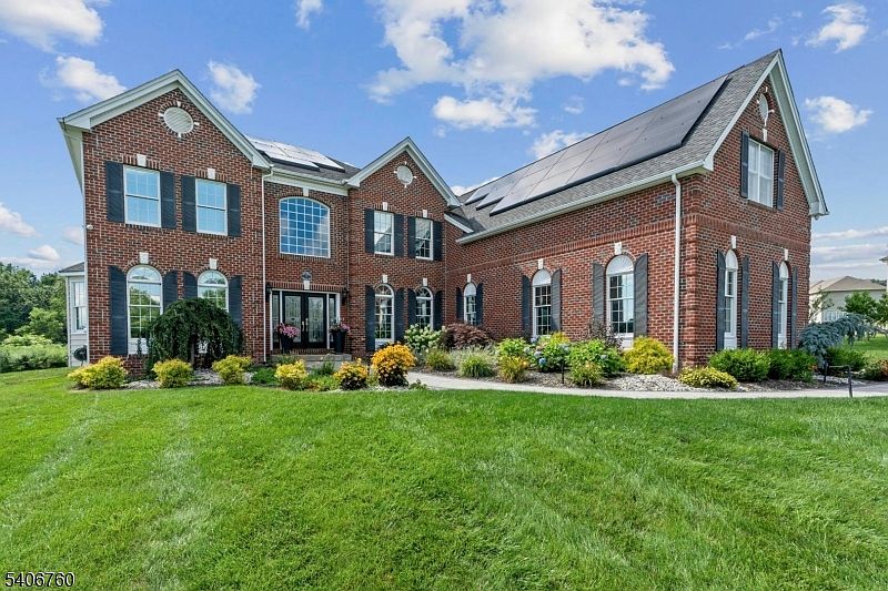 1st image of 7 Flagstone Hill Road