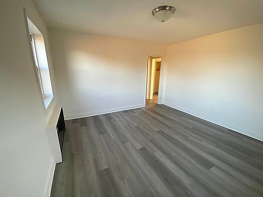 4th image of 10 Claire Ct #2D