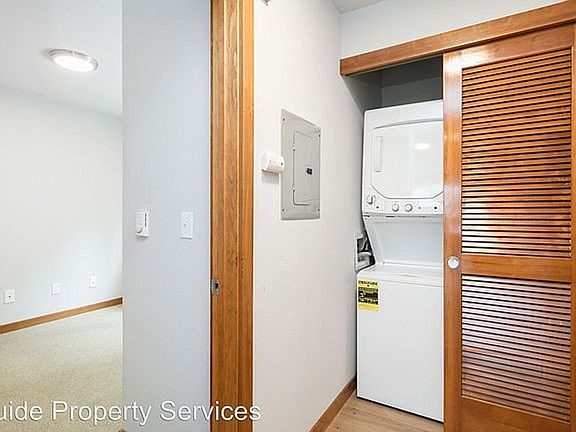 4th image of 4800 Phinney Ave N APT 3