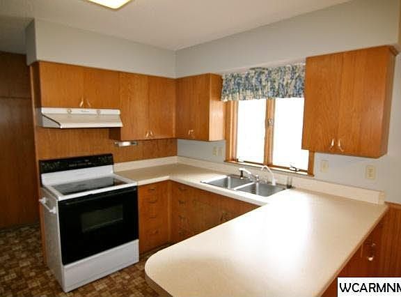 3rd image of 207 S 10th St