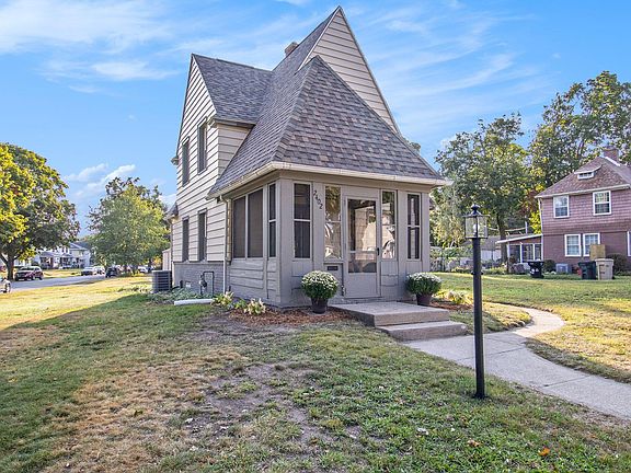 4th image of 2402 Erskine Blvd
