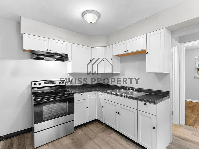 386 S Napoleon Ave #S — Photo 13