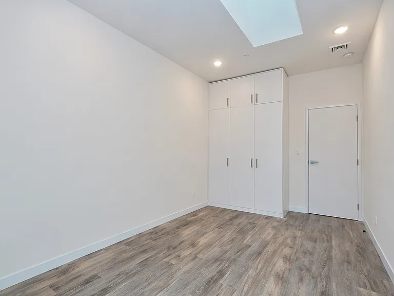 217 Main St #6 — Photo 9
