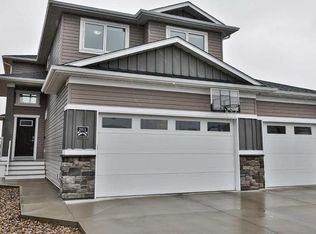 261 W Agnes Short Pl N, Lethbridge, AB T1H7G4