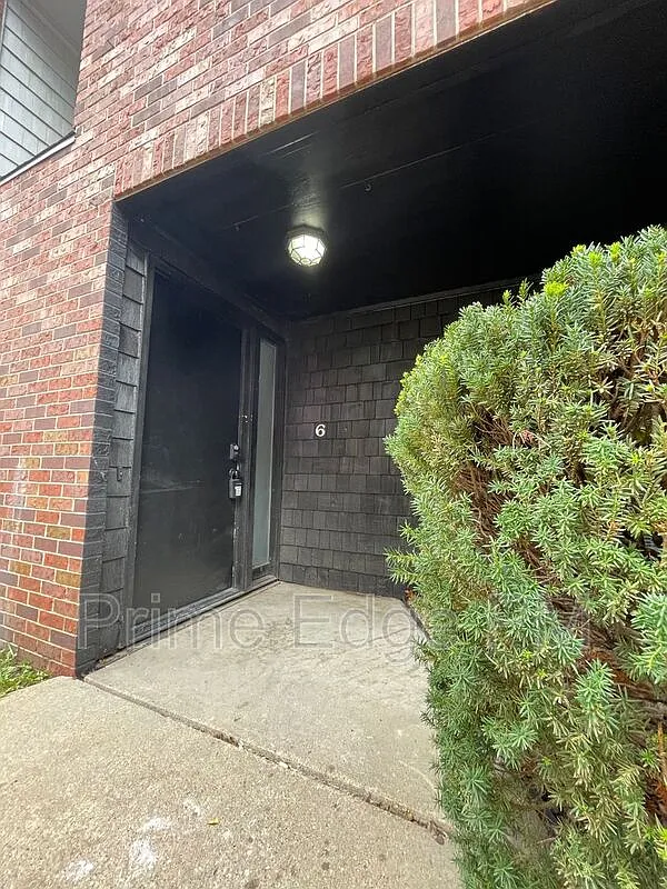 1 bed, 1.0 bath, 795 sqft, $995 — Photo 2