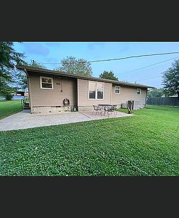 3rd image of 1703 Sycamore Dr