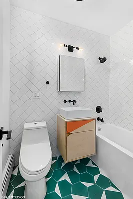 Rented by Venn NY Inc | media 6