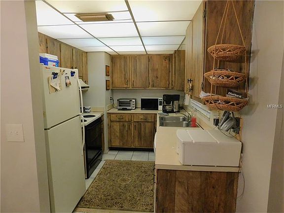 4th image of 7507 N Sanibel Cir