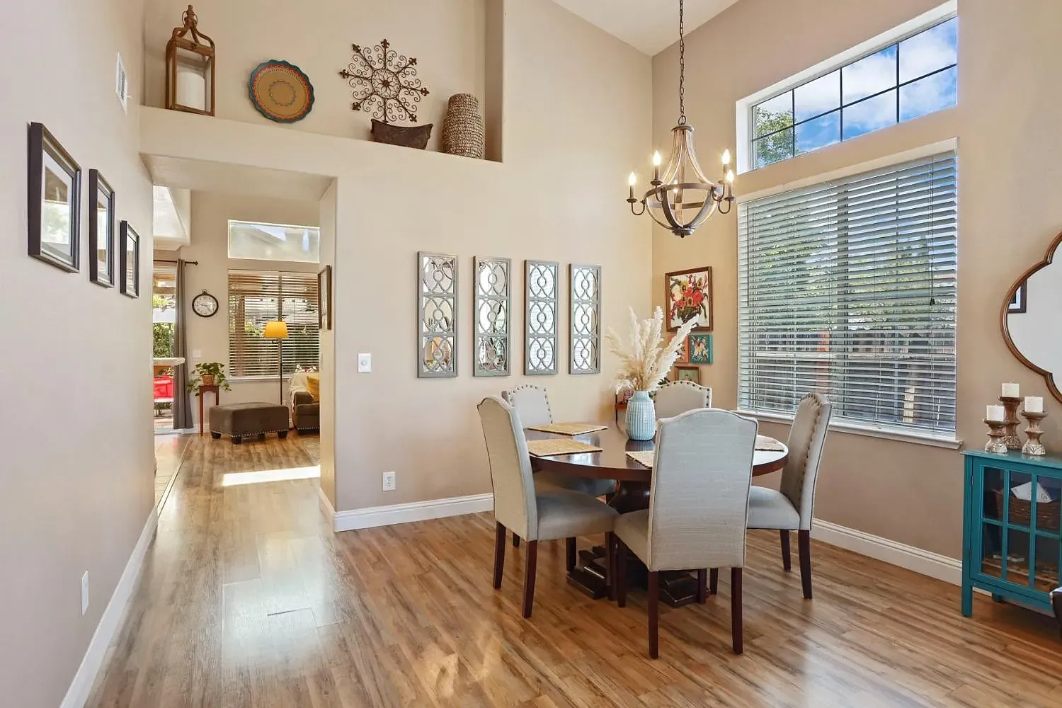 4 bed, 2.5 bath, 2344 sqft, $3,650 — Photo 3