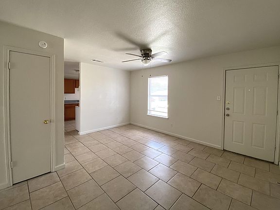 4th image of 1706 Windward Dr APT D