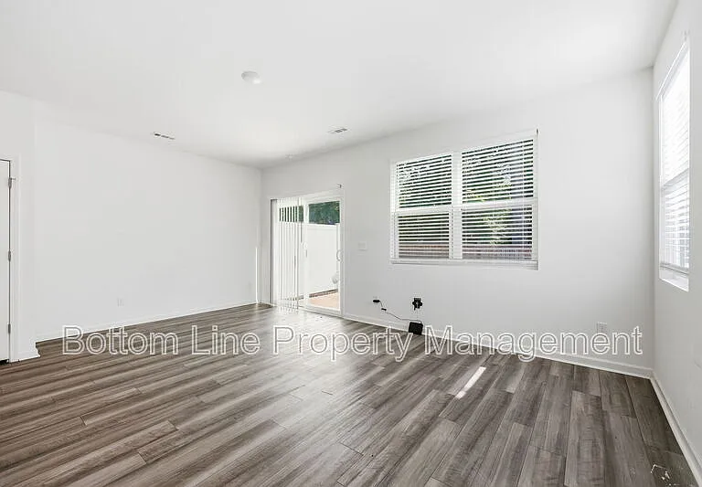 1117 Dakine Dr — Photo 23
