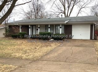 660 Hargrove Ln, Florissant, MO 63033