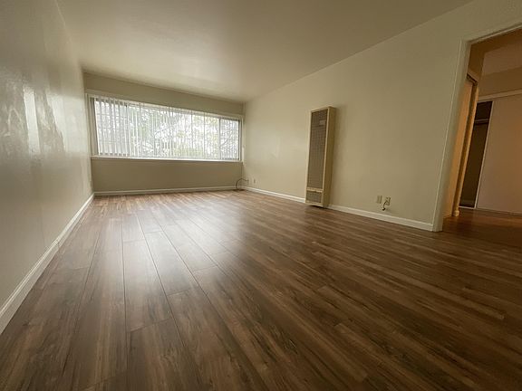 4th image of 2121 Whitman Way APT 15