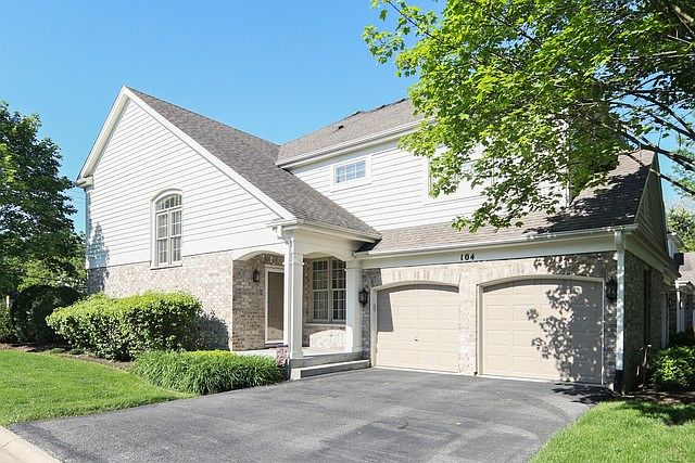 1st image of 104 Fairway Dr
