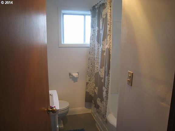 5th image of 149 NE Grant St