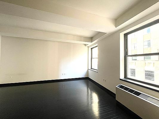 3rd image of 20 Pine St APT 1203