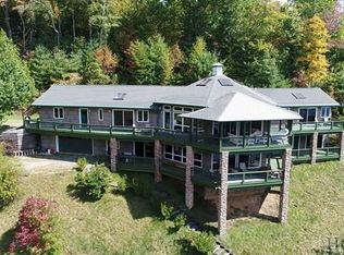 273 Nantahala Cove Rd, Topton, NC 28781