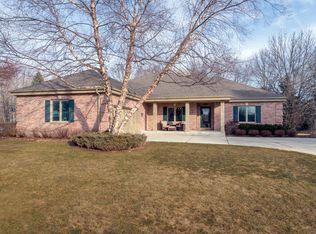 1376 Spinnaker Dr, Port Washington, WI 53074
