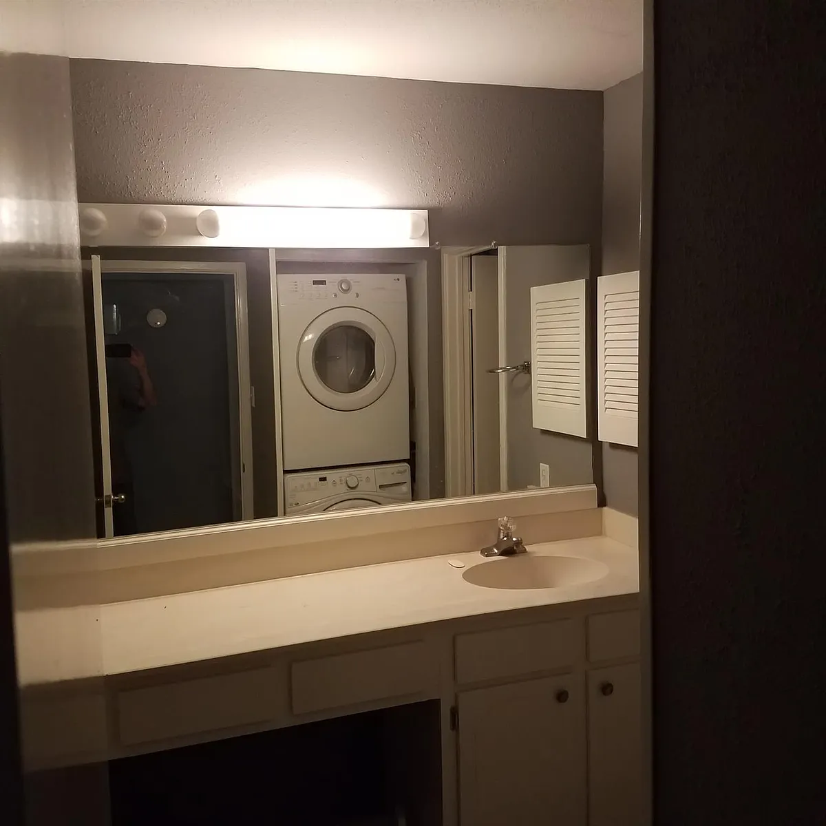 Building Photo - 1100 Augusta Dr #48