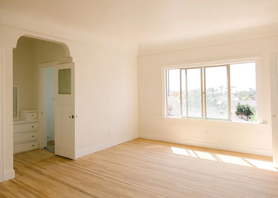 688 Poli St #3