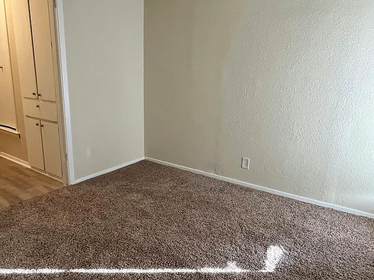 909 Betsy Ross Dr #B — Photo 27