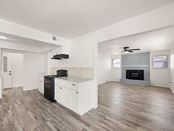 3rd image of 141 W Silver Meadow Dr
