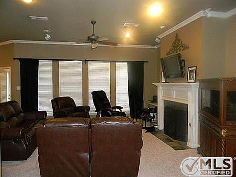 3rd image of 1405 Brittany Ln
