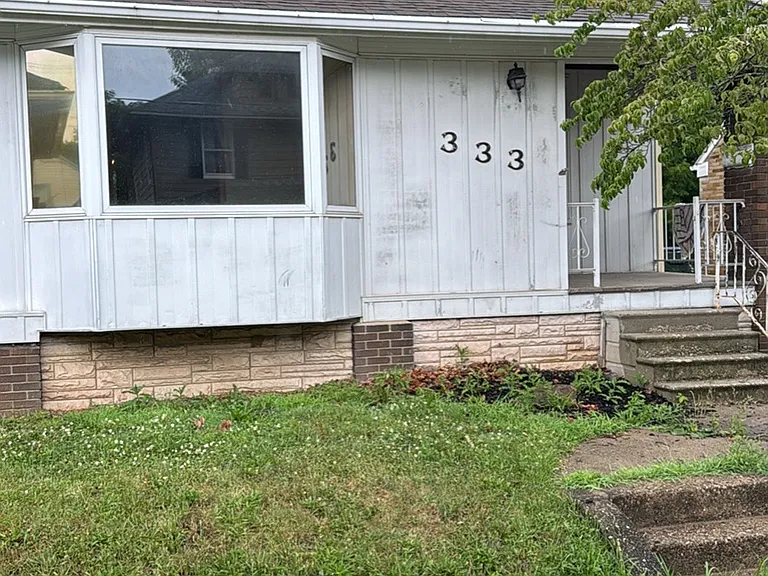 333 Monroe St NW — Photo 1