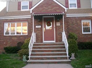 219 Newark Ave, Lyndhurst, NJ 07071