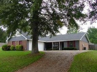 608 Cedar Springs Dr, Jackson, MS 39212