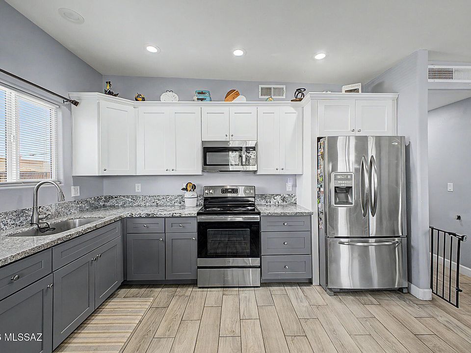 1st image of 50 W 30th St
