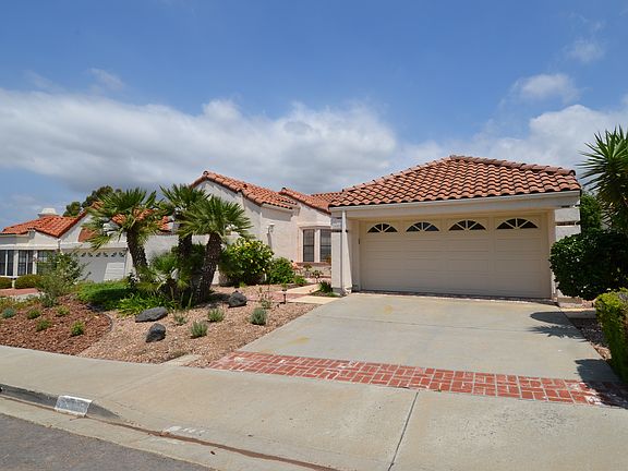 3rd image of 16055 Avenida Aveiro