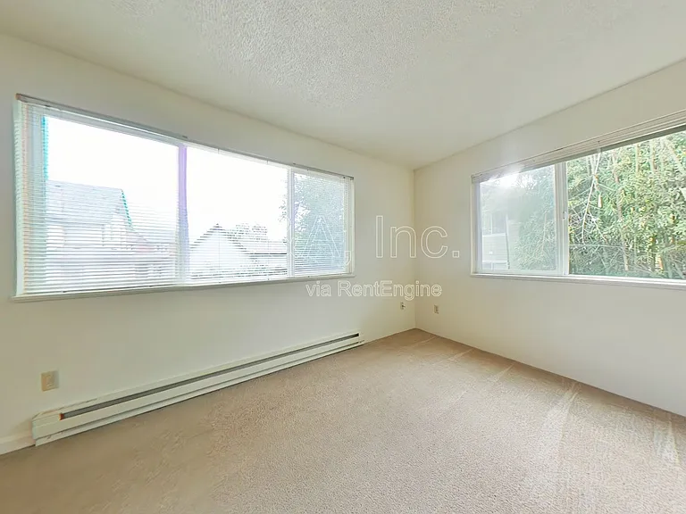 437 NW 11th St #3 — Photo 3