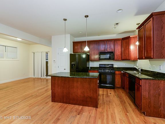 2nd image of 915 W Dakin St APT G