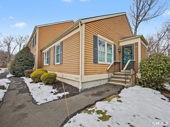 186 Foxbridge Village Road #186, Branford, CT 06405