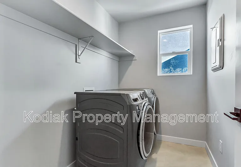 3199 S Claire Ave — Photo 15