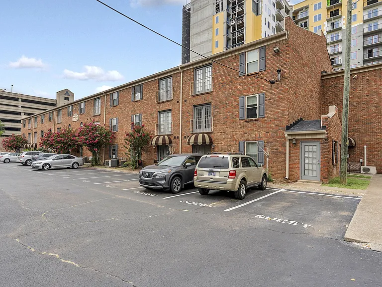 1808 State St #209 — Photo 9