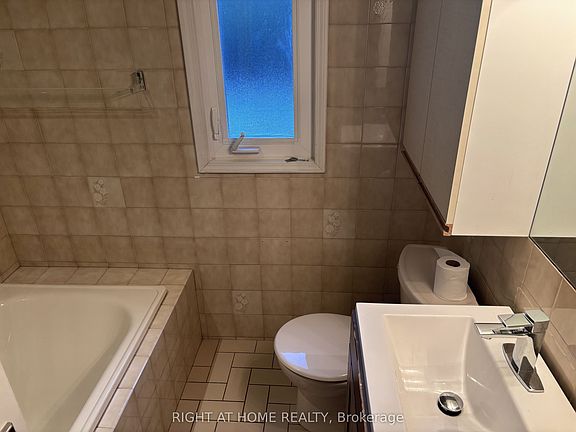 5th image of 60 Brookridge Dr