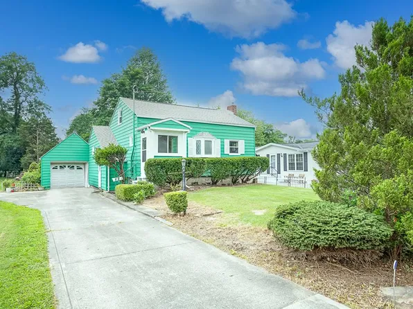 1621 Friday Ln, Ontario, OH 44906