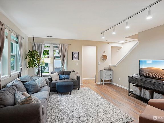 3rd image of 10923 62nd Street E