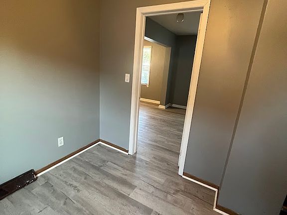 4th image of 2718 Kinsey St