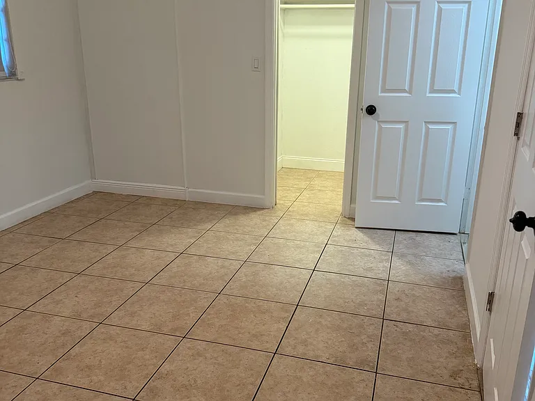 7181 SW 10th Ct — Photo 7