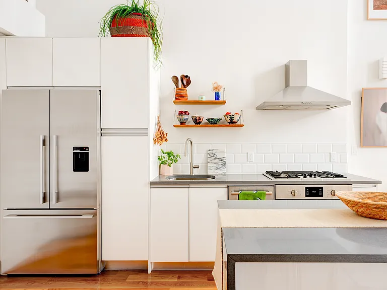 79 Clay St #4R — Photo 3