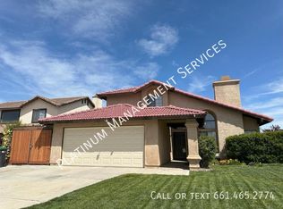3063 W Avenue J4, Lancaster, CA 93536