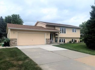 1102 Pasque Ct, Yankton, SD 57078