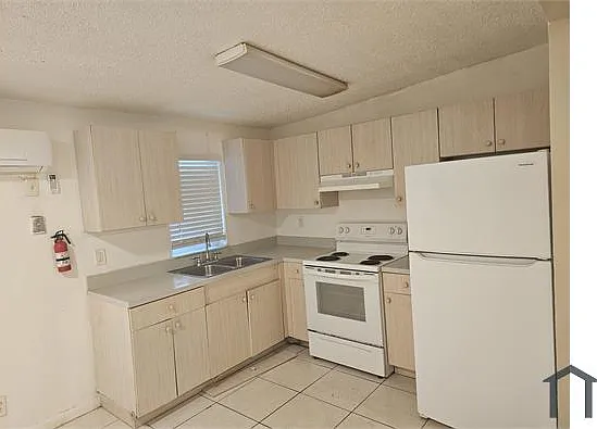 2 bed, 800 sqft, $1,599 — Photo 2