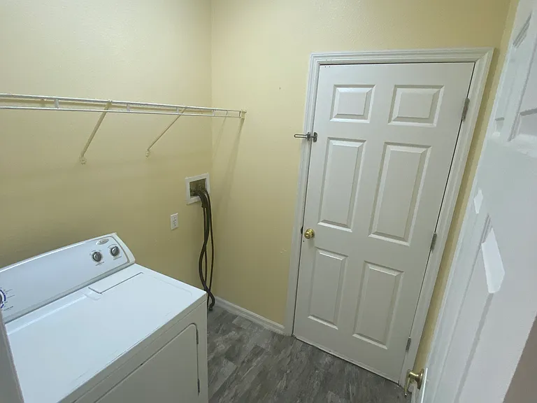 302 Bluff Pass Dr — Photo 16