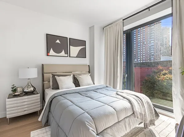 500 W 45th St #226, New York, NY 10036