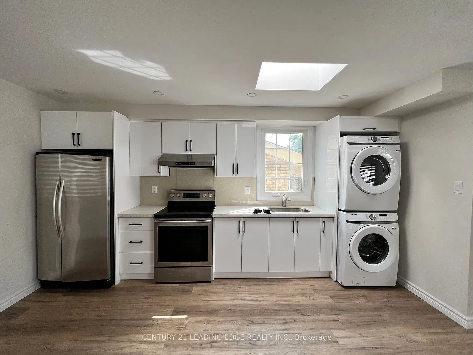3 bed, $3,000 — Photo 2
